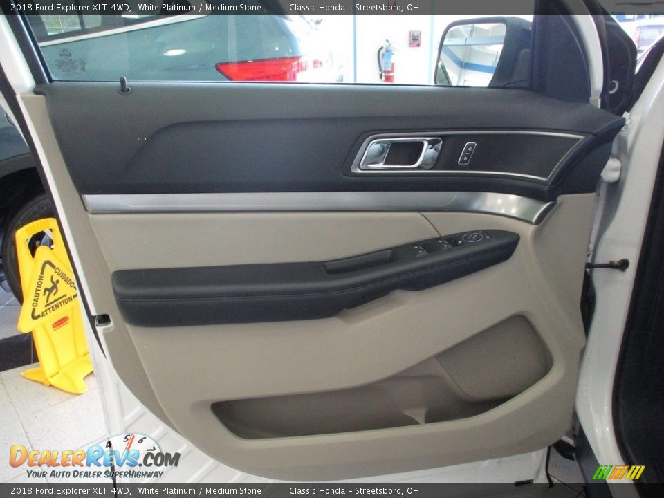 2018 Ford Explorer XLT 4WD White Platinum / Medium Stone Photo #29