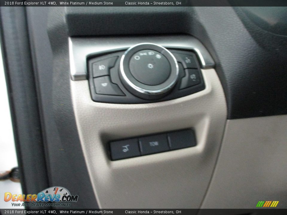 2018 Ford Explorer XLT 4WD White Platinum / Medium Stone Photo #32