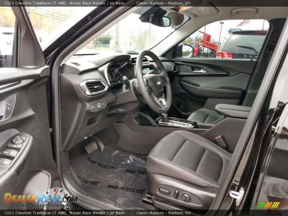 Front Seat of 2021 Chevrolet TrailBlazer LT AWD Photo #10