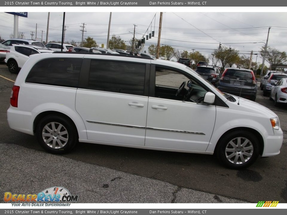 2015 Chrysler Town & Country Touring Bright White / Black/Light Graystone Photo #4