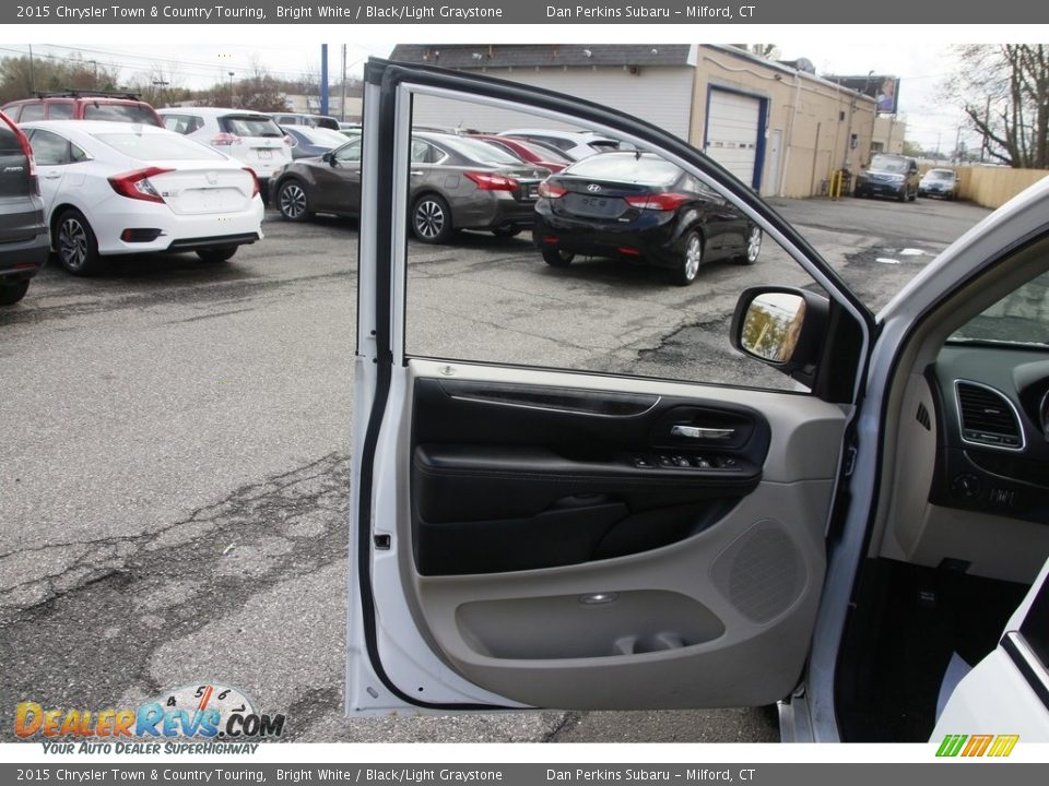 2015 Chrysler Town & Country Touring Bright White / Black/Light Graystone Photo #9