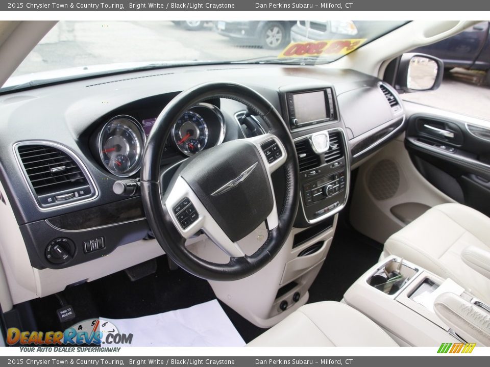 2015 Chrysler Town & Country Touring Bright White / Black/Light Graystone Photo #10