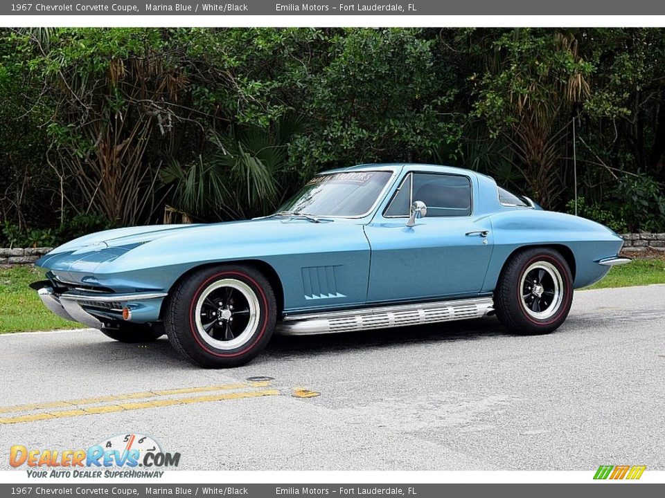 Front 3/4 View of 1967 Chevrolet Corvette Coupe Photo #18