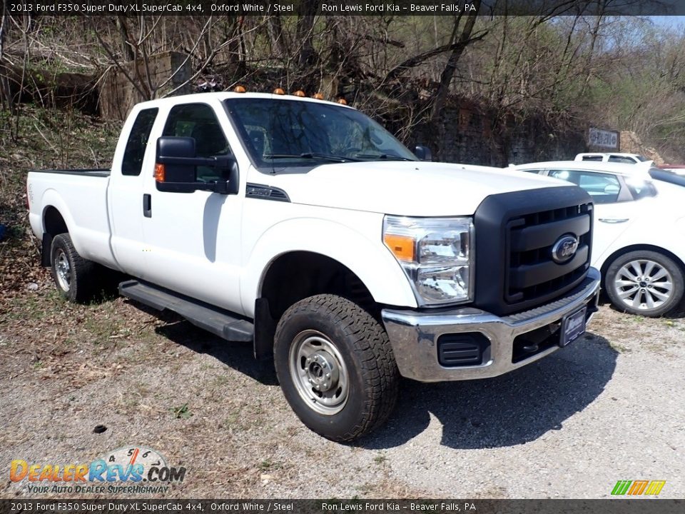 Front 3/4 View of 2013 Ford F350 Super Duty XL SuperCab 4x4 Photo #17