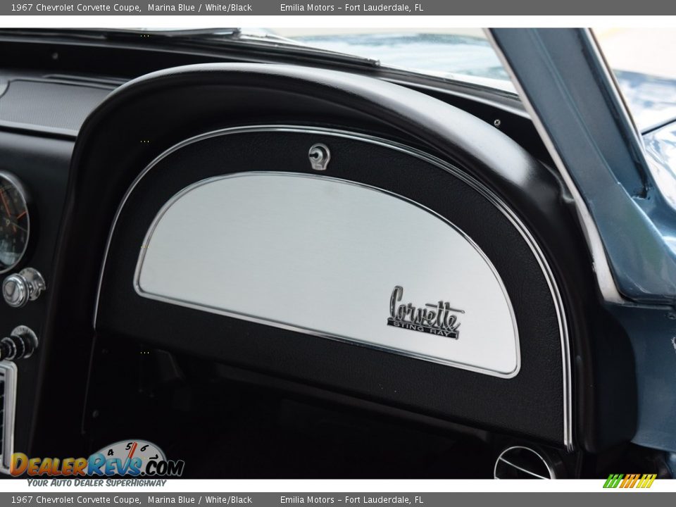 Dashboard of 1967 Chevrolet Corvette Coupe Photo #84