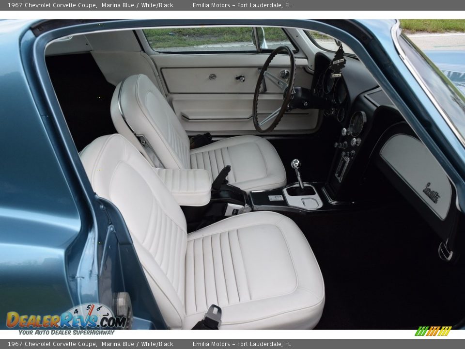 Front Seat of 1967 Chevrolet Corvette Coupe Photo #93