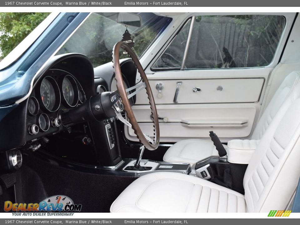 Front Seat of 1967 Chevrolet Corvette Coupe Photo #96