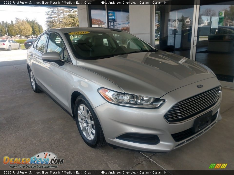 2016 Ford Fusion S Ingot Silver Metallic / Medium Earth Gray Photo #2