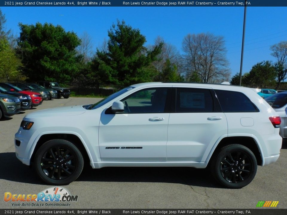 2021 Jeep Grand Cherokee Laredo 4x4 Bright White / Black Photo #9