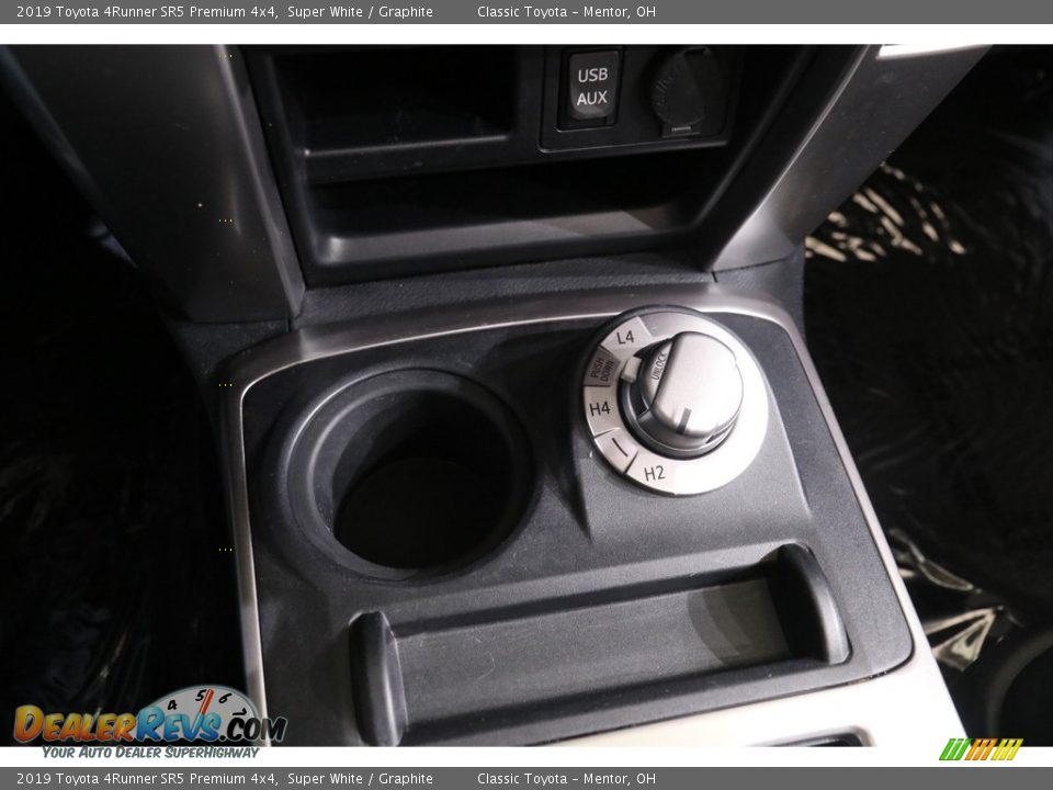 2019 Toyota 4Runner SR5 Premium 4x4 Super White / Graphite Photo #12