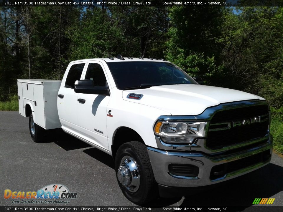 2021 Ram 3500 Tradesman Crew Cab 4x4 Chassis Bright White / Diesel Gray/Black Photo #4