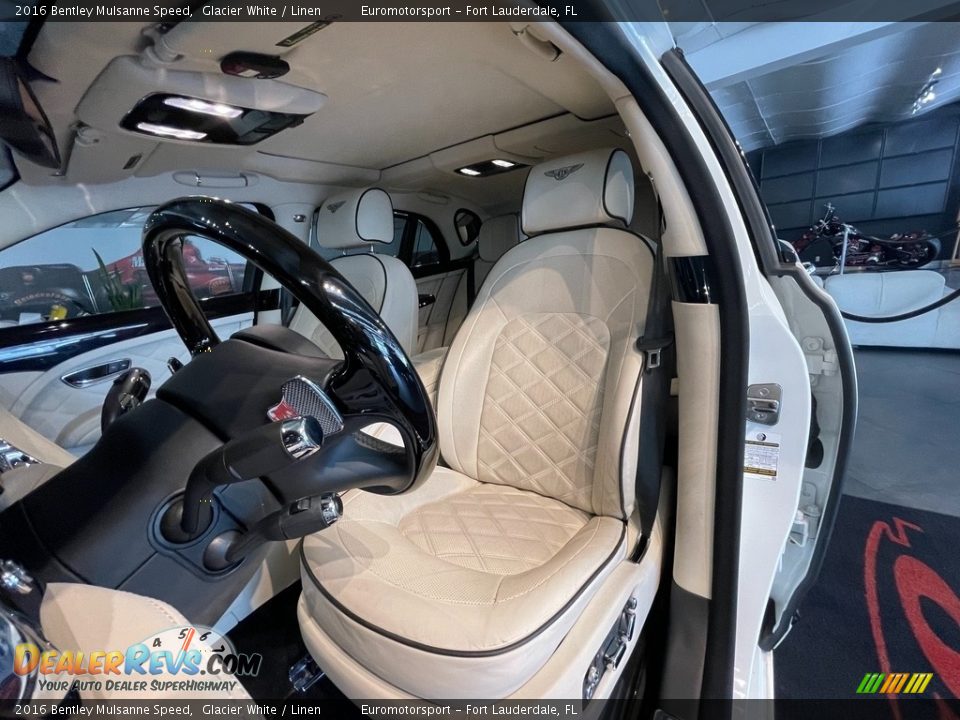 Front Seat of 2016 Bentley Mulsanne Speed Photo #11
