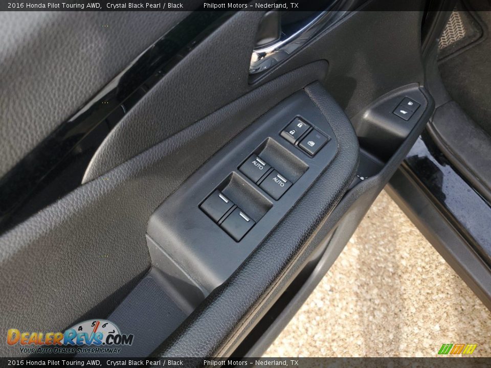 Door Panel of 2016 Honda Pilot Touring AWD Photo #14