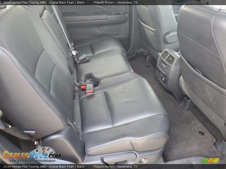 Rear Seat of 2016 Honda Pilot Touring AWD Photo #27