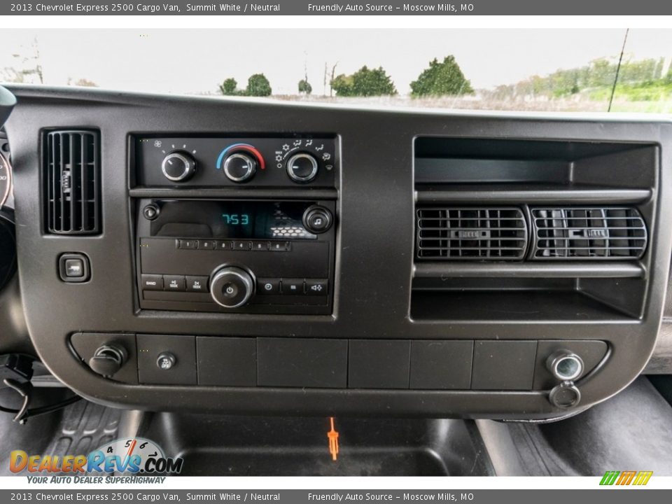 Controls of 2013 Chevrolet Express 2500 Cargo Van Photo #33