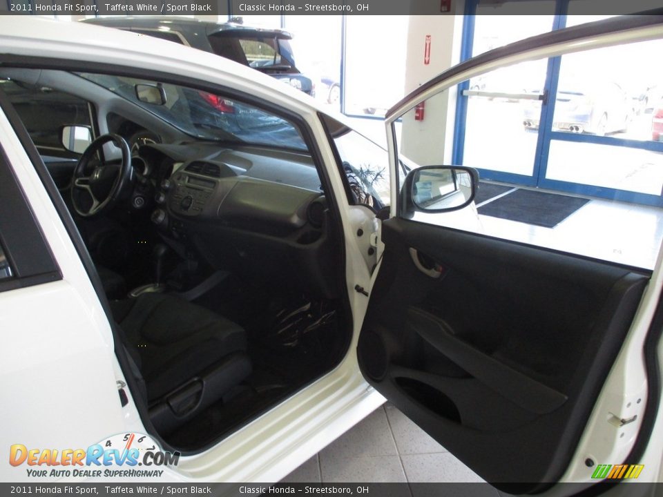 2011 Honda Fit Sport Taffeta White / Sport Black Photo #18