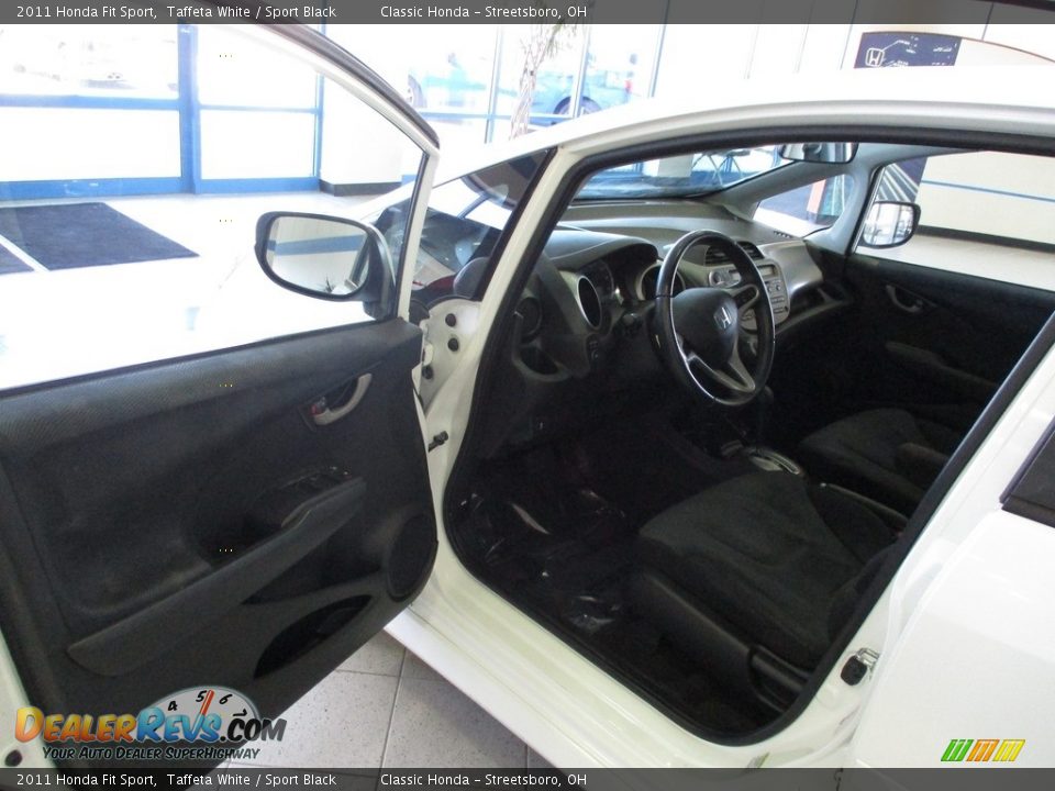 2011 Honda Fit Sport Taffeta White / Sport Black Photo #25