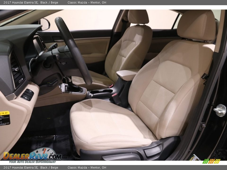 2017 Hyundai Elantra SE Black / Beige Photo #5