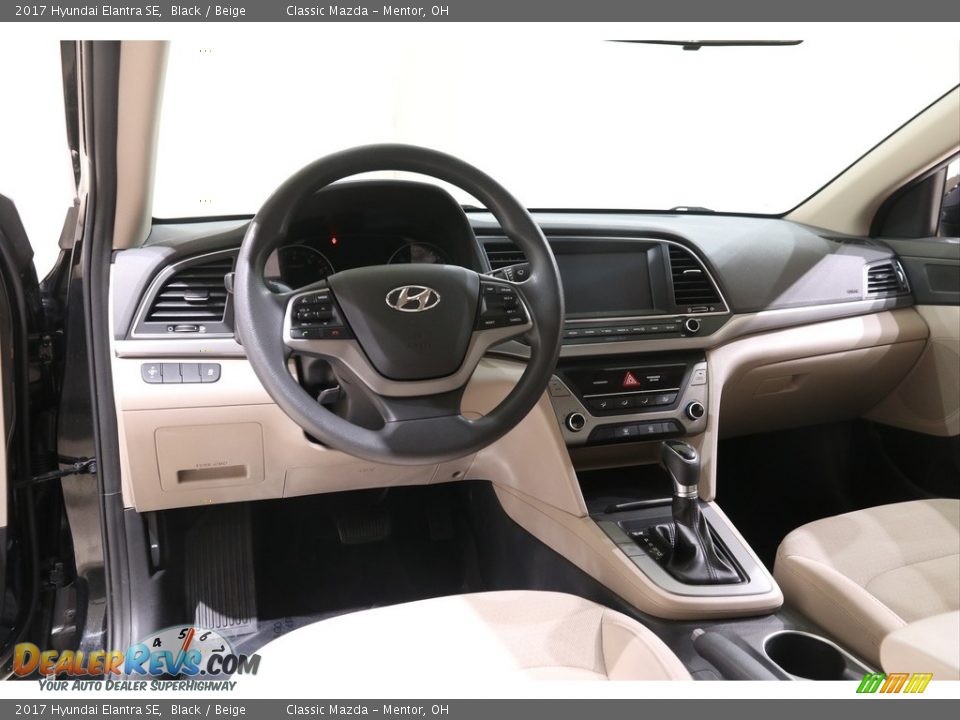 2017 Hyundai Elantra SE Black / Beige Photo #6