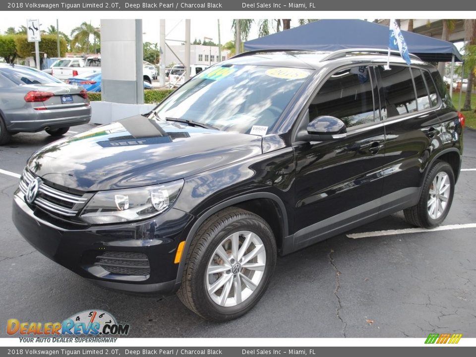 Deep Black Pearl 2018 Volkswagen Tiguan Limited 2.0T Photo #4