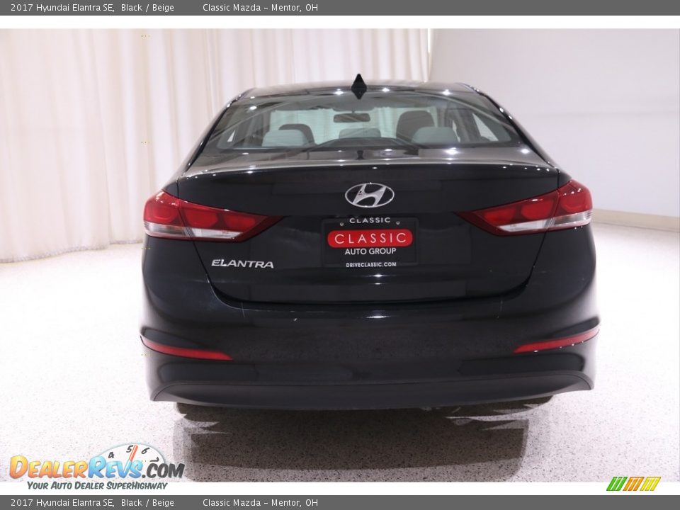 2017 Hyundai Elantra SE Black / Beige Photo #15