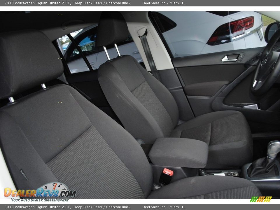 2018 Volkswagen Tiguan Limited 2.0T Deep Black Pearl / Charcoal Black Photo #18