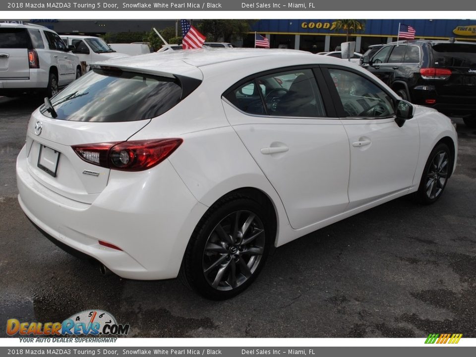 2018 Mazda MAZDA3 Touring 5 Door Snowflake White Pearl Mica / Black Photo #9