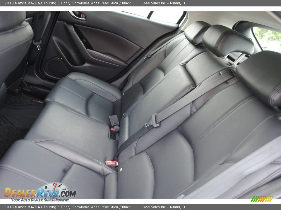 2018 Mazda MAZDA3 Touring 5 Door Snowflake White Pearl Mica / Black Photo #11