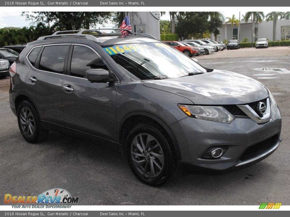 2016 Nissan Rogue SL Gun Metallic / Charcoal Photo #2