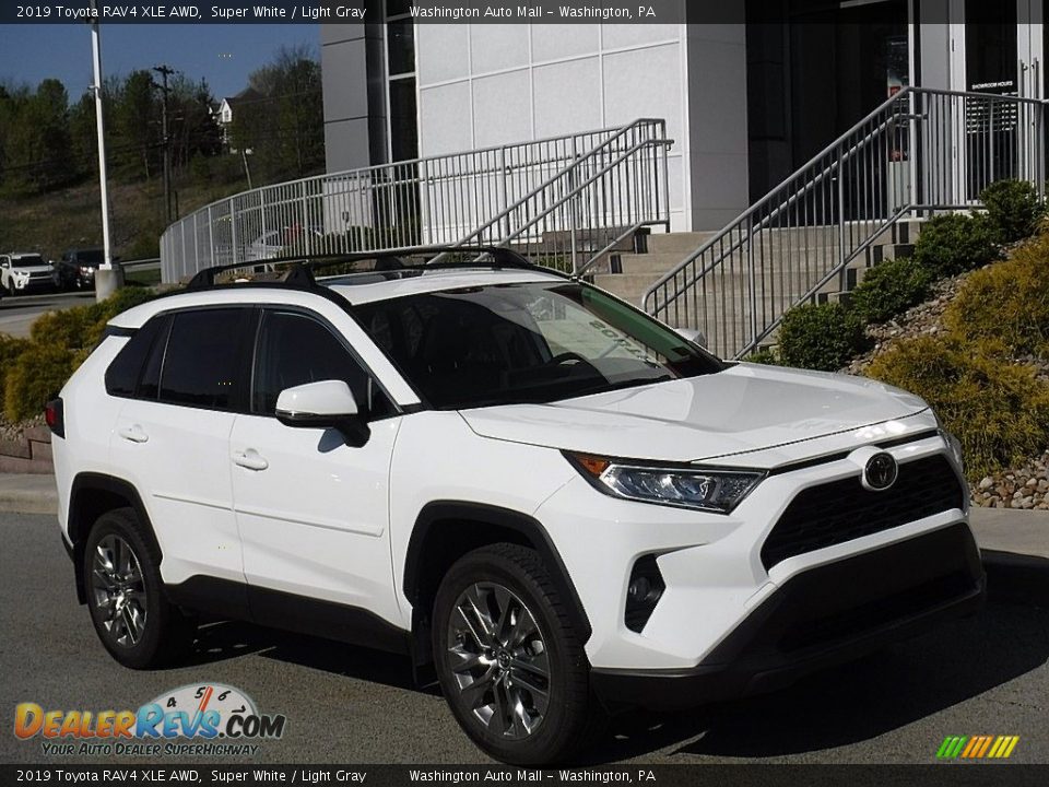 2019 Toyota RAV4 XLE AWD Super White / Light Gray Photo #1