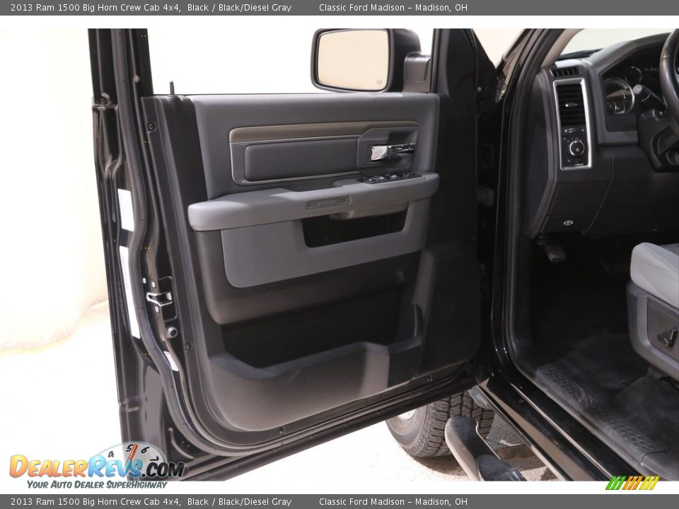 2013 Ram 1500 Big Horn Crew Cab 4x4 Black / Black/Diesel Gray Photo #4