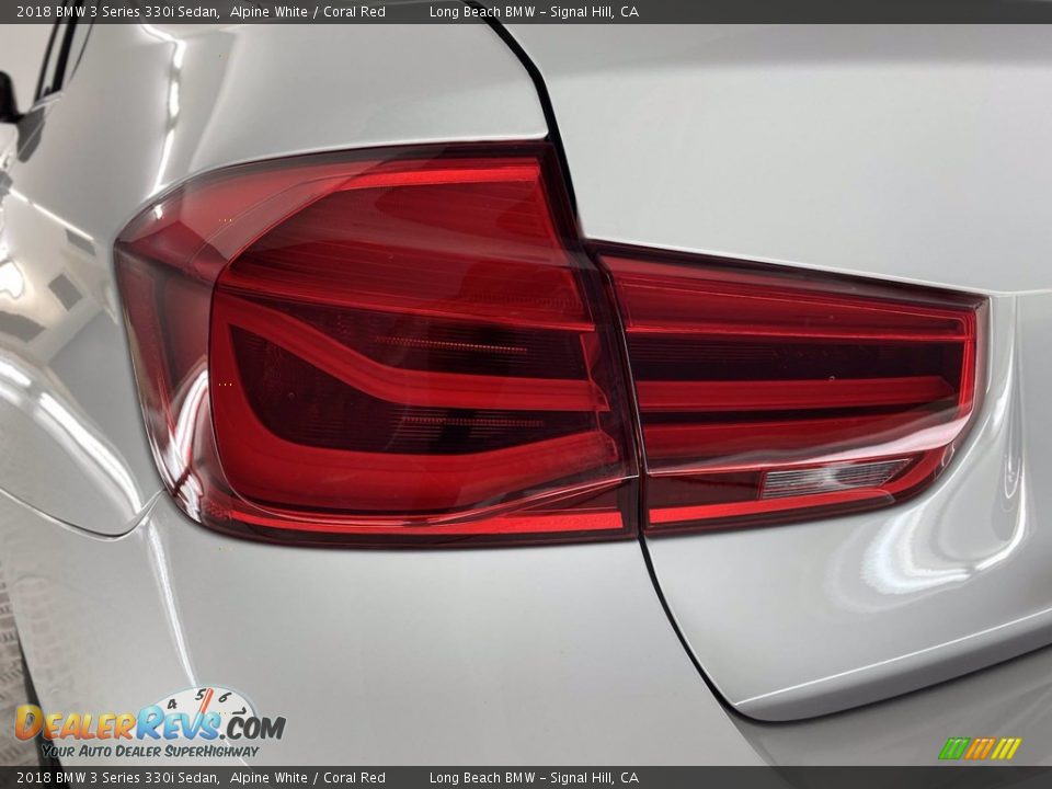 2018 BMW 3 Series 330i Sedan Alpine White / Coral Red Photo #9
