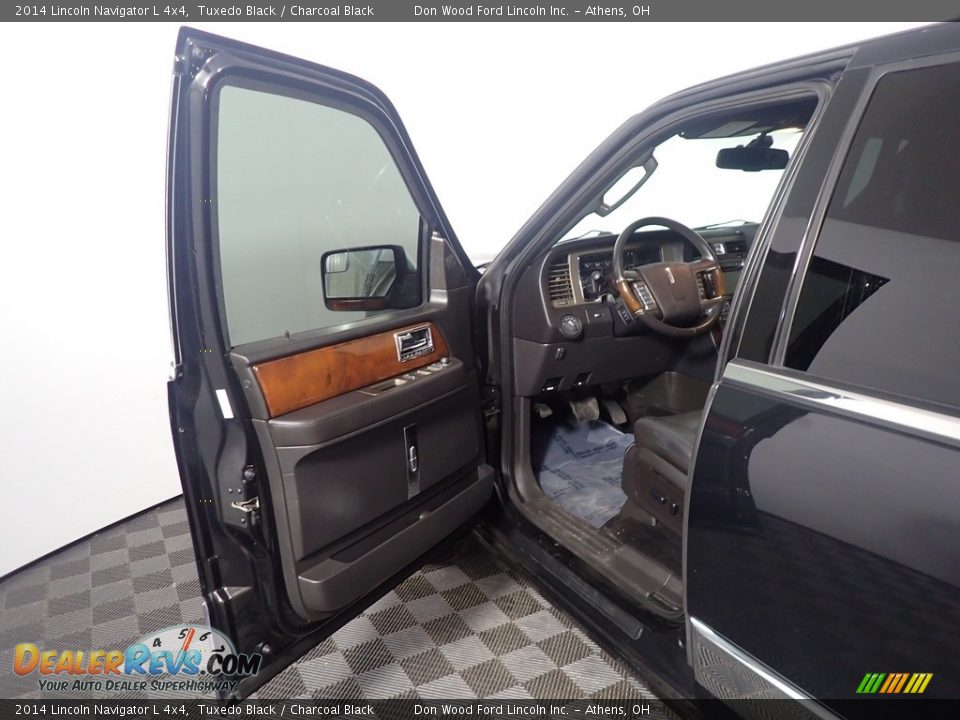 2014 Lincoln Navigator L 4x4 Tuxedo Black / Charcoal Black Photo #25