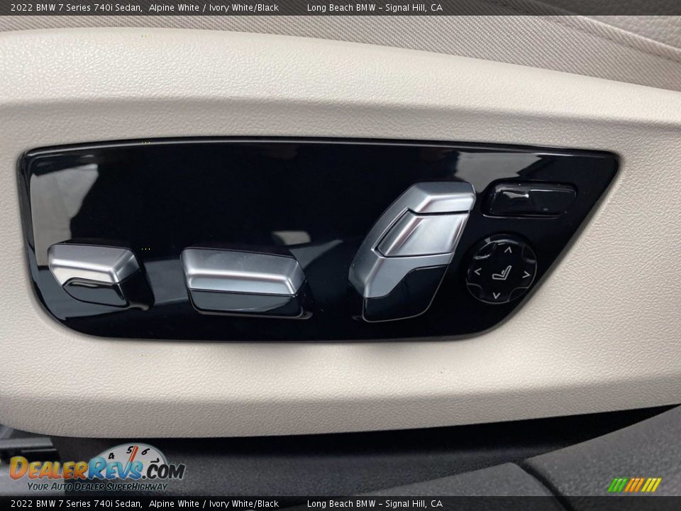 Controls of 2022 BMW 7 Series 740i Sedan Photo #11