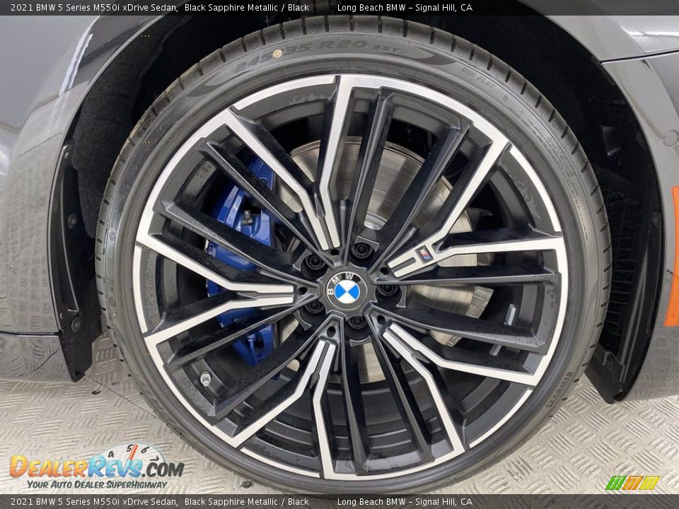 2021 BMW 5 Series M550i xDrive Sedan Wheel Photo #3