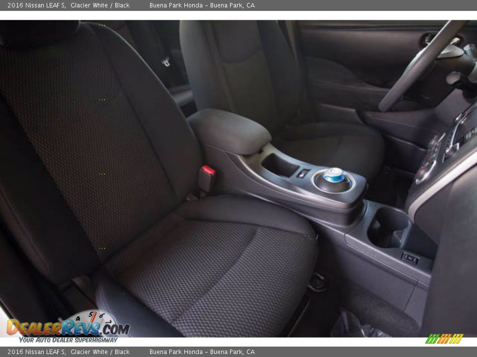 2016 Nissan LEAF S Glacier White / Black Photo #21