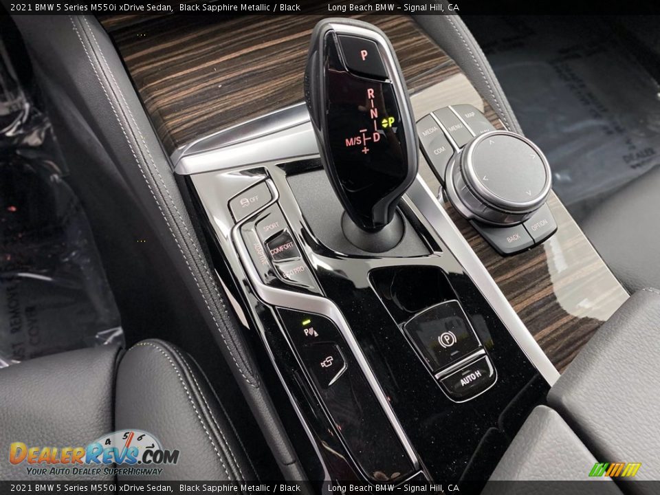 2021 BMW 5 Series M550i xDrive Sedan Shifter Photo #22