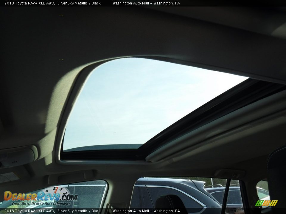 2018 Toyota RAV4 XLE AWD Silver Sky Metallic / Black Photo #15