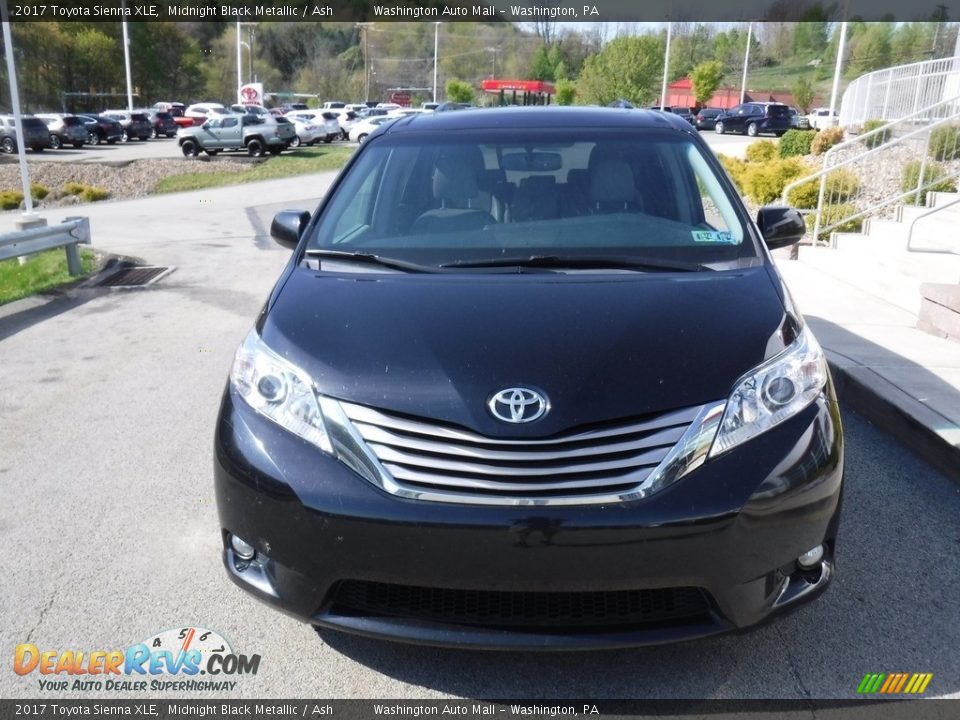 2017 Toyota Sienna XLE Midnight Black Metallic / Ash Photo #11