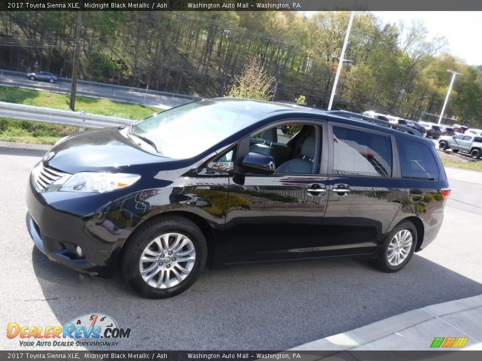 2017 Toyota Sienna XLE Midnight Black Metallic / Ash Photo #13