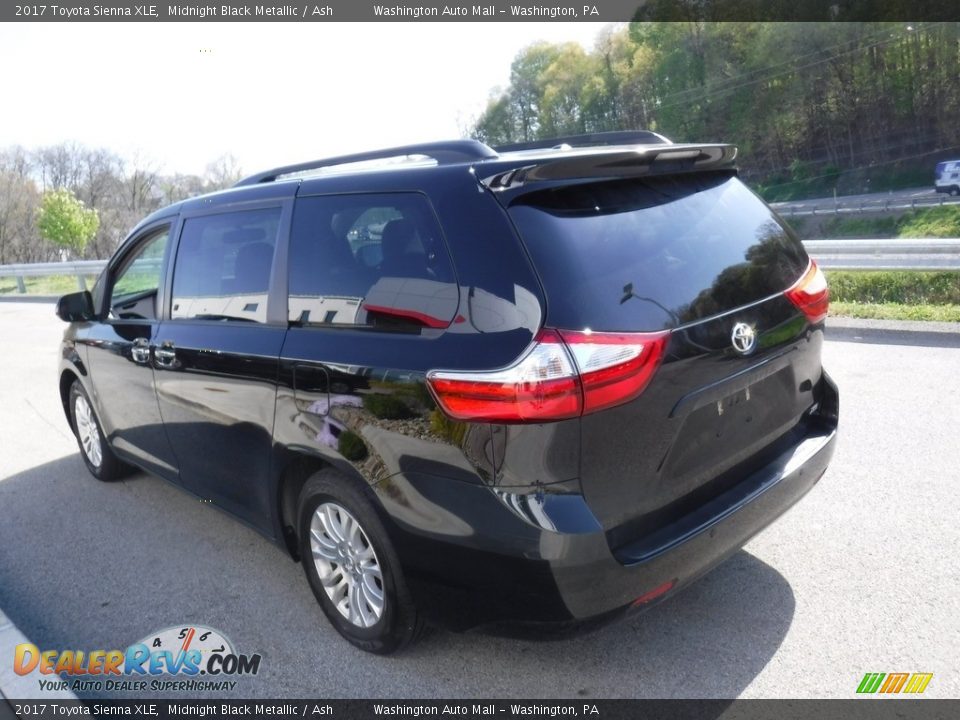 2017 Toyota Sienna XLE Midnight Black Metallic / Ash Photo #14