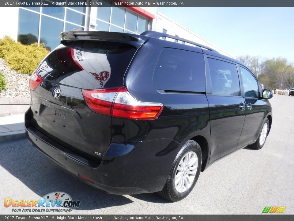 2017 Toyota Sienna XLE Midnight Black Metallic / Ash Photo #16