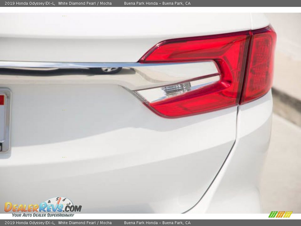 2019 Honda Odyssey EX-L White Diamond Pearl / Mocha Photo #11