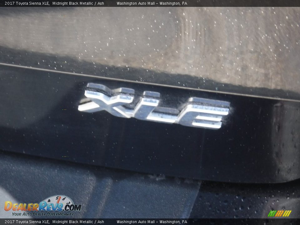 2017 Toyota Sienna XLE Midnight Black Metallic / Ash Photo #17
