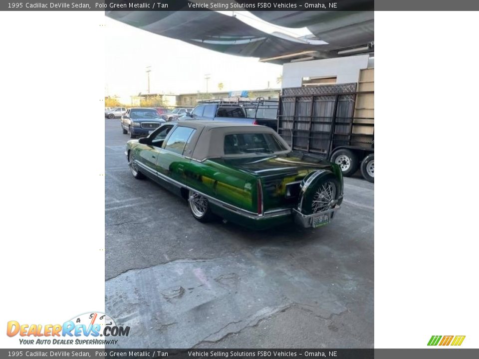 1995 Cadillac DeVille Sedan Polo Green Metallic / Tan Photo #3
