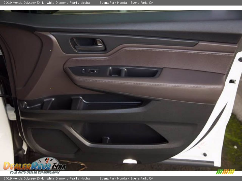 2019 Honda Odyssey EX-L White Diamond Pearl / Mocha Photo #35