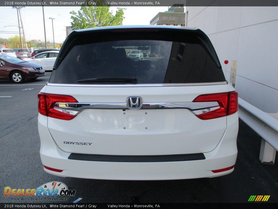 2018 Honda Odyssey LX White Diamond Pearl / Gray Photo #4