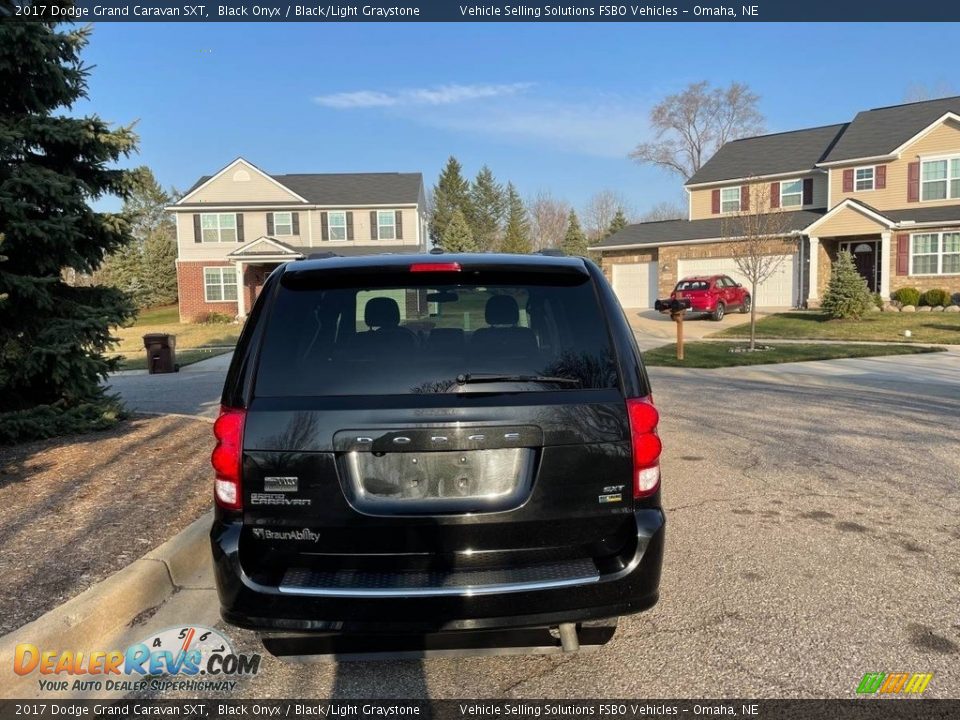 2017 Dodge Grand Caravan SXT Black Onyx / Black/Light Graystone Photo #10