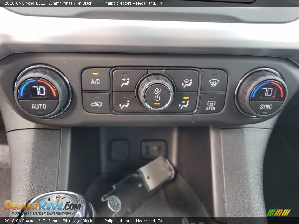 Controls of 2018 GMC Acadia SLE Photo #21