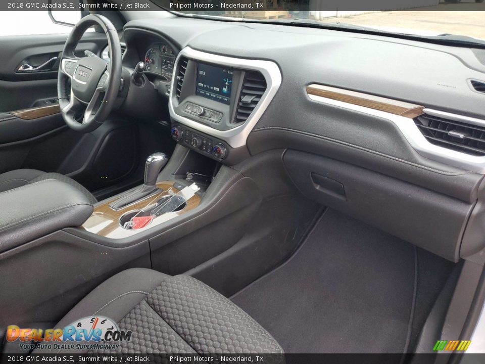 Dashboard of 2018 GMC Acadia SLE Photo #30